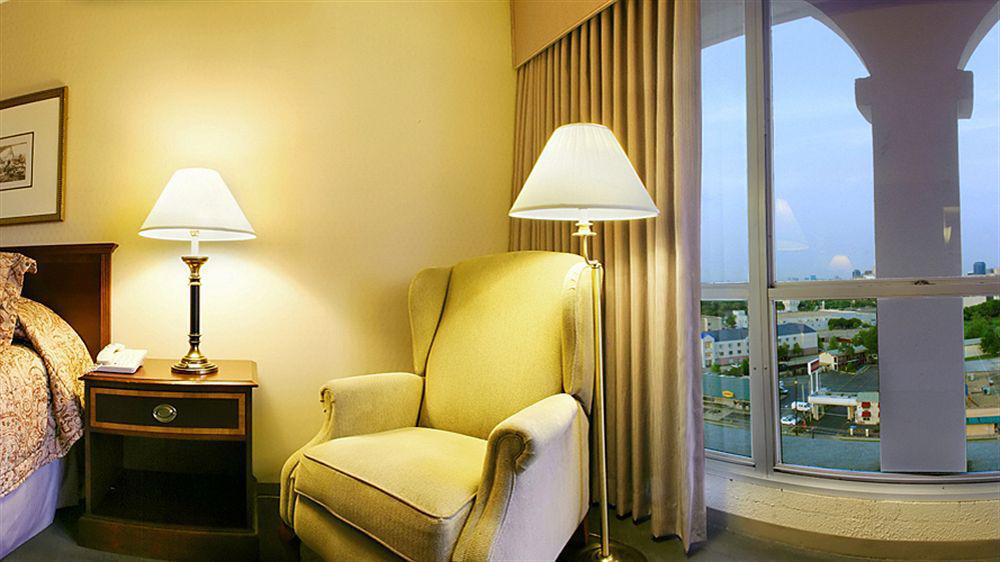 Doubletree By Hilton Dallas Market Center Εξωτερικό φωτογραφία