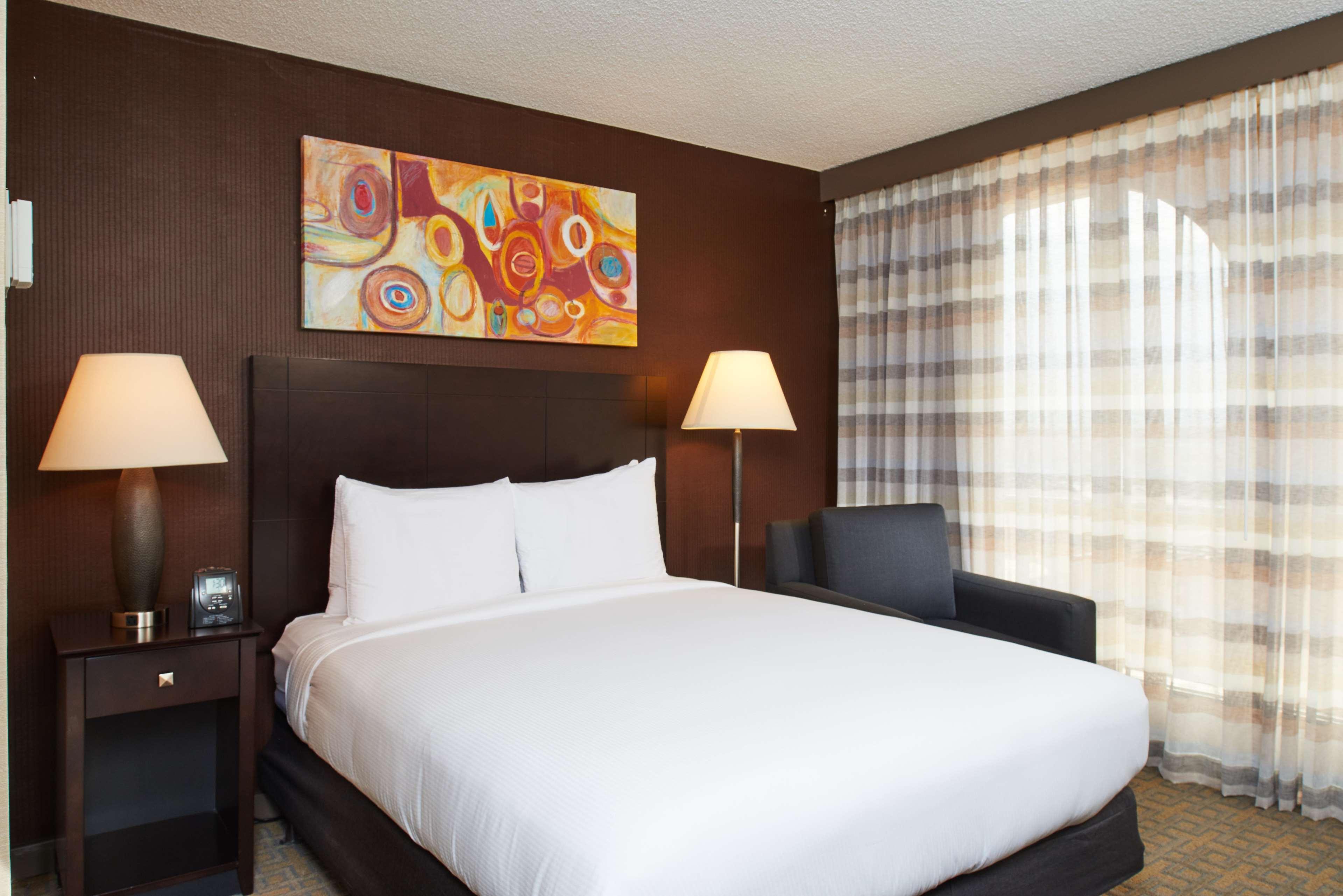 Doubletree By Hilton Dallas Market Center Εξωτερικό φωτογραφία