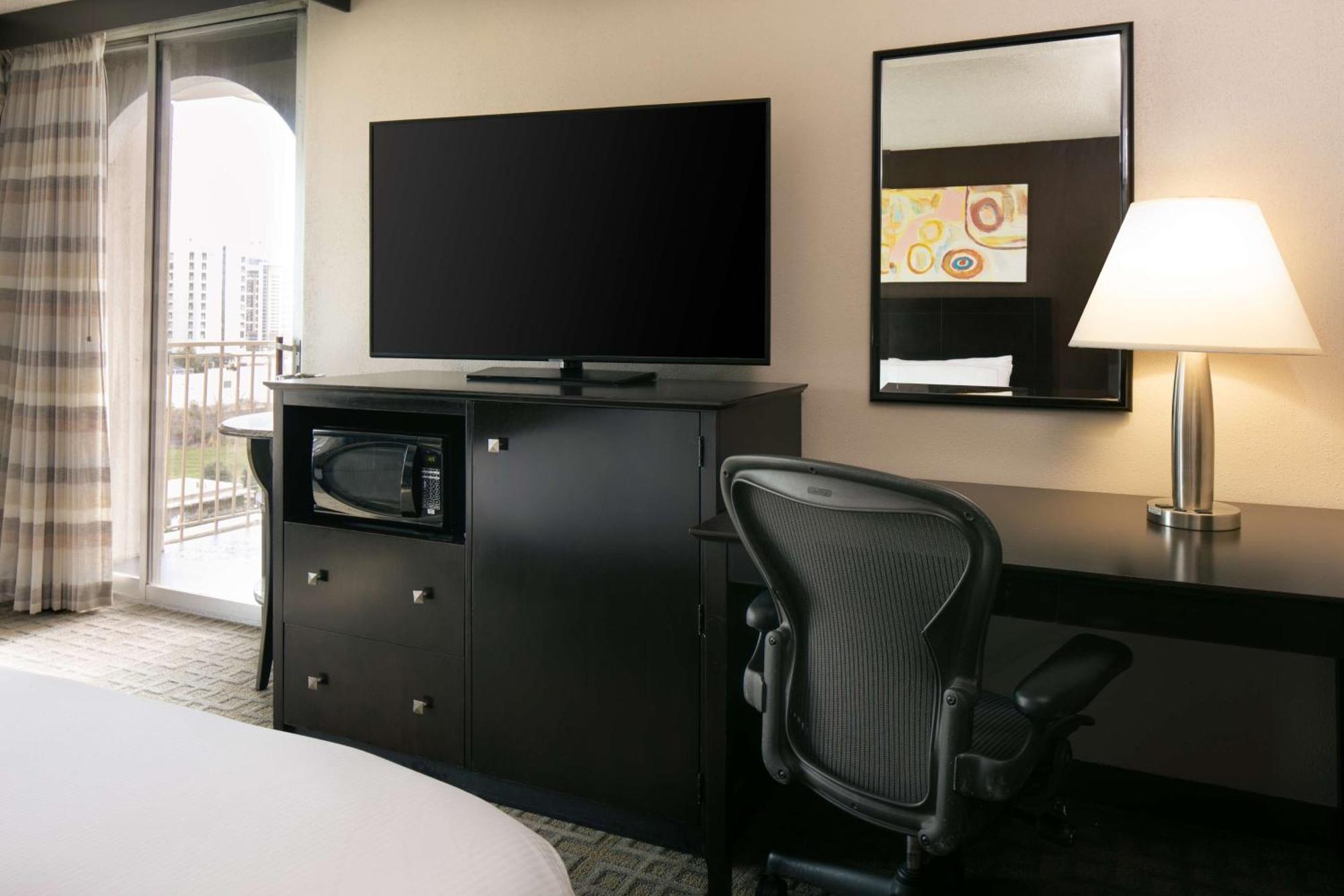 Doubletree By Hilton Dallas Market Center Εξωτερικό φωτογραφία