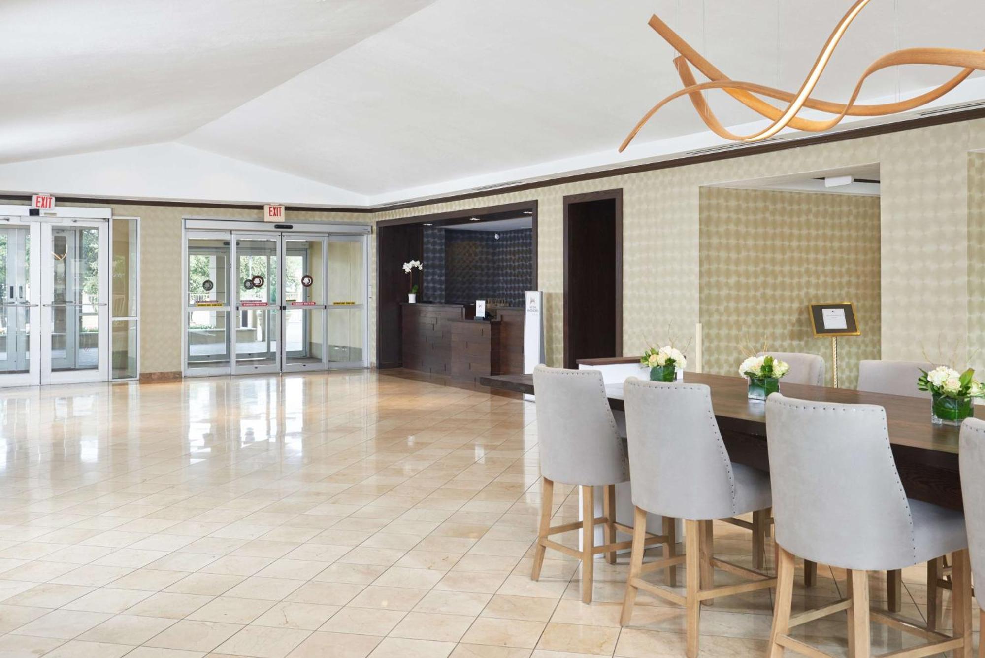 Doubletree By Hilton Dallas Market Center Εξωτερικό φωτογραφία